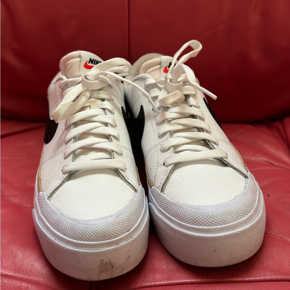 Nike court legacy lift size 9 (used)